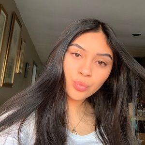 Meet your Posher, Itzel